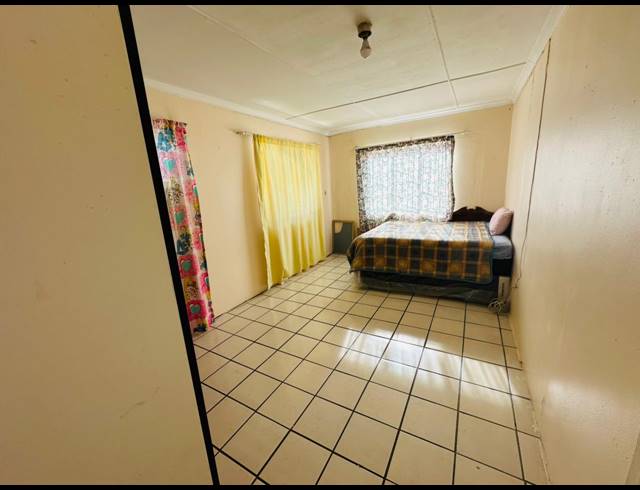 4 BEDROOM FREEHOLD FOR SALE IN EASTWOOD